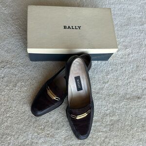 Bally loafers: chocolate brown leather/suede, gold accent buckle. Size 8/37.5